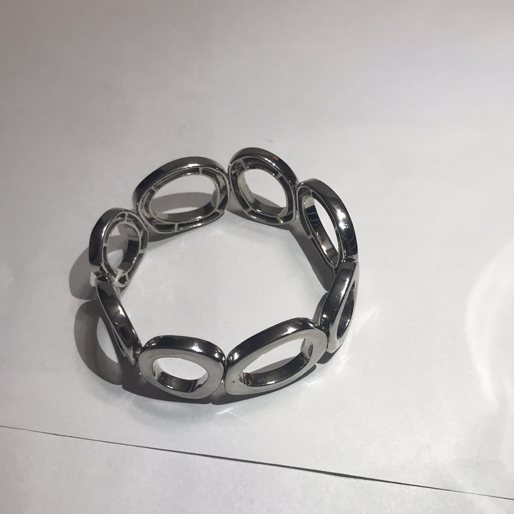 Metal stretch bracelet